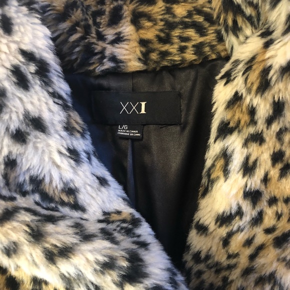 Forever 21 Cropped Leopard Faux Fur Jacket - Picture 3 of 5